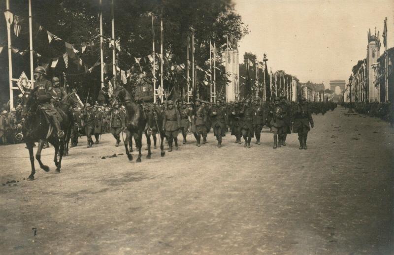 MILITARY PARADE PARIS FRANCE ANTIQUE REAL PHOTO POSTCARD RPPC US FLAGS