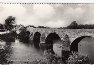 RP: DOUGLAS , Isle of Man , UK , 30-40s ; Birg of Dee