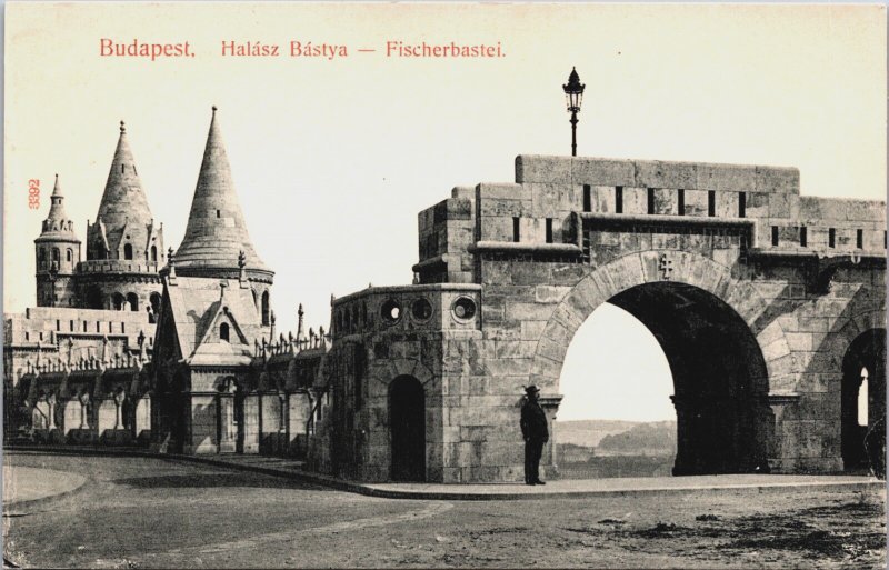 Hungary Budapest Halászbástya Vintage Postcard C064