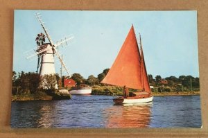 POSTCARD - UNUSED - RIVER THURNE BY THURNE MILL NORFOLK BROADS, ENGLAND