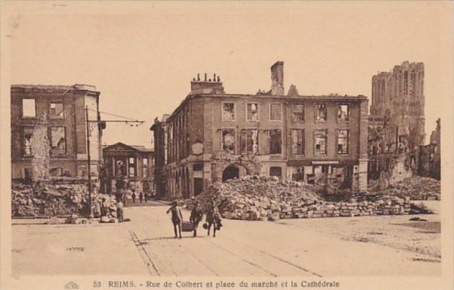 France Reims Rue de Colbert et place du marche et la Cathedrale