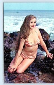 Risque Cheesecake BATHING BEAUTY at Ocean ~ CHARMER c1950s by FPG Postcard