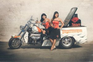 Liqueur Jägermeister Boss Hoss GM ZZ4 Trike & beauty models advertising