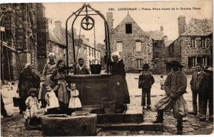 CPA LOCRONAN-Vieux Puits banal de la Grande Place (188694)