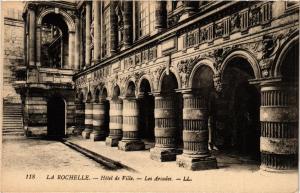 CPA La ROCHELLE - Hotel de Ville - Les Arcades (354530)