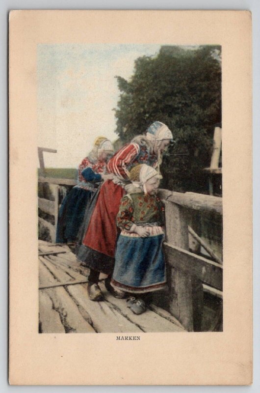 Marken Village Dutch Children c1910 Holland Netherlands Postcard L21