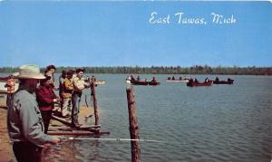 C21/ East Tawas Michigan Mi Postcard Chrome Fishing Pier People 3