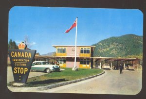 KINGSGATE BRITISH COLUMBIA PORT OF ENTRANCE 1950's CARS VINTAGE POSTCARD