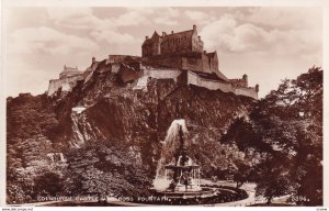 RP; EDINBURGH, Scotland, PU-1955; Edinburgh Castle And Ross Fountain