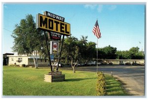 c1950's Midway Motel & Restaurant US Flag Sign Cars Bemidji Minnesota Postcard