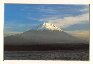BT12125 un cone parifait le celeber volcan du fuji yama    Japan