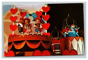 Vintage 1975 Postcard Walt Disney World Cute Children Its A Small World Ride