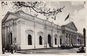 RP: Caracas , Venezuela , 30-40s ; El Capitolio