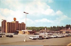 MACON GEORGIA QUALITY INN NORTH~RIVERSIDE PLAZA SHOPPING CENTER~ A&P POSTCARD