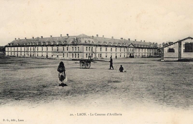 Military - Army Laon La Caserne d'Artillerie 01.45