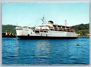 Ferry boat Regina Arriving in Messina  Postcard