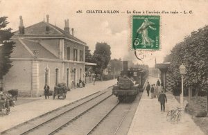 France Chatelaillon La Gare l'Arrivée d'un Train Railway Station Postcard 03.85
