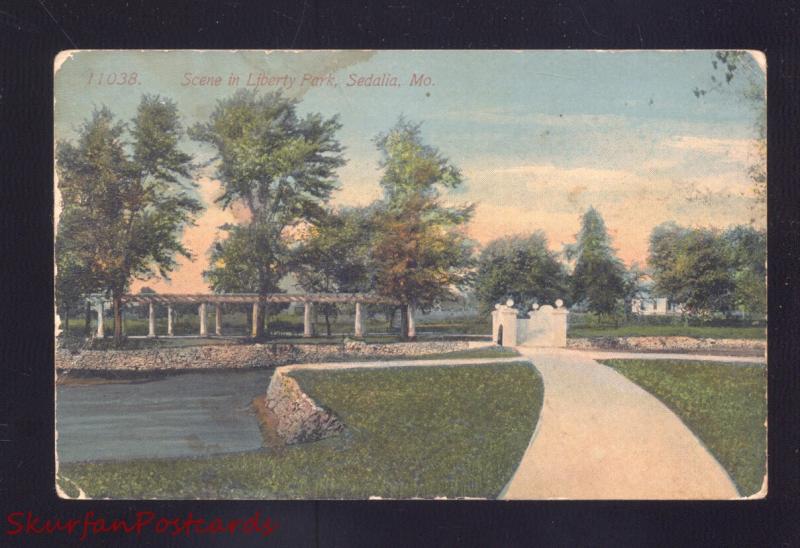 SEDALIA MISSOURI LIBERTY PARK SCENE 11038 ANTIQUE VINTAGE POSTCARD MO. 1907