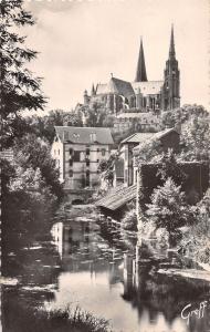 BR47456 Chartres bords de l eure et la cathedrale     France