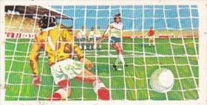 Brooke Bond Trade Card Play Better Soccer No 39 Penalty Kick