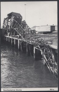 Hampshire Postcard - Hurricane Damage in Southampton Docks, 1987 -   RS6047