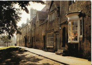 Gloucestershire Postcard - The Bow Window - Chipping Campden - Ref TZ2295