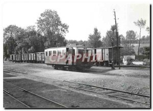 Postcard Modern Arrival railcar has frugos