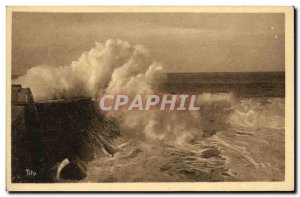Old Postcard Biarritz A sea blow on the dike of the rock of the Virgin