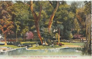 France Postcard - Vichy - Dans Les Grands Parcs - Ref 8252A