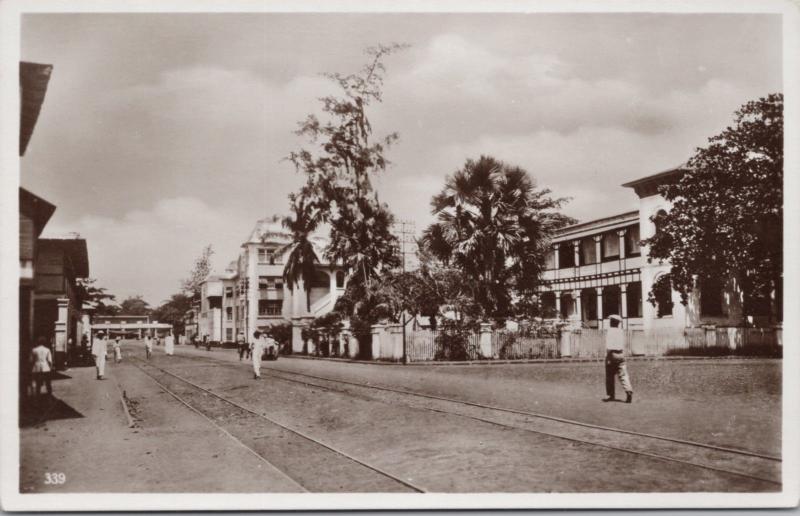 Street Scene Lome Togo Africa Unused Vintage Postcard E17