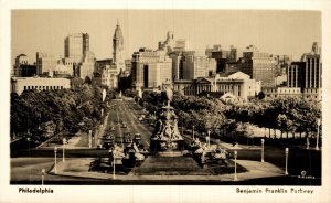 USA Philadelphia Benjamin Franklin Parkway Vintage RPPC 08.51