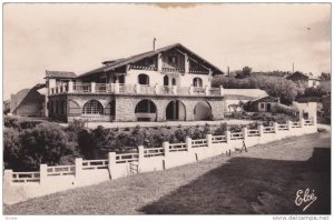RP; PAYS BASQUE - BIDART, Villa Basque sur la Cote, Aquitaine, France, 00-10s