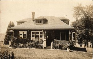 PC CPA US, RI, PROVIDENCE, FAMILY HOUSE, VINTAGE REAL PHOTO POSTCARD (b6741)