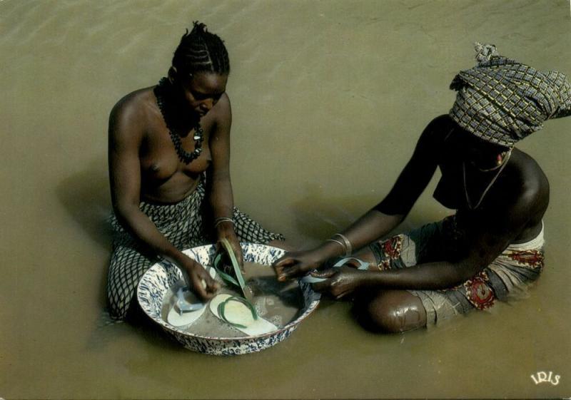 Two Nude African Women by the River, Jewelry Necklace (1970s) IRIS Postcard