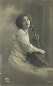 1912 RPPC Postcard Beautiful Girl Playing Guitar, Kiesel Photo 4640/6 Germany