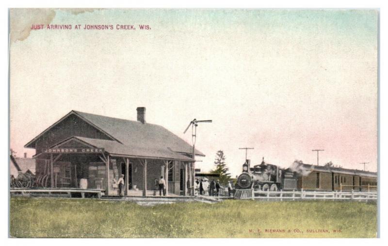 Early 1900s Just Arriving at Johnson's Creek, WI Railroad Station Postcard *5J16