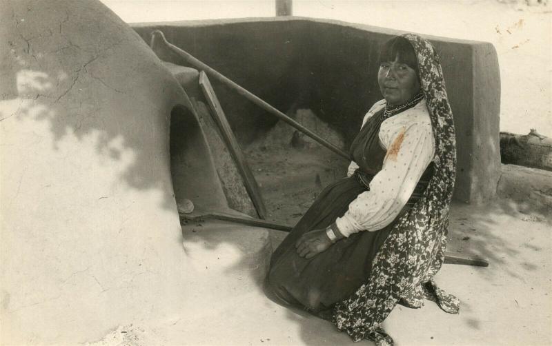 AMERICAN INDIAN WOMAN BAKING BREAD ANTIQUE REAL PHOTO POSTCARD RPPC