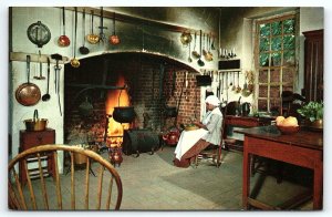 1950s WILLIAMSBURG VA GOVERNOR'S PALACE KITCHEN ROYAL GOVERNOR POSTCARD P3353