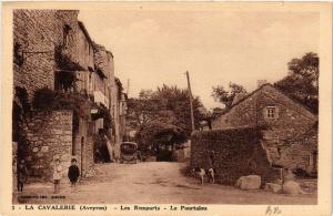 CPA La CAVALERIE - Les Remparts (475168)