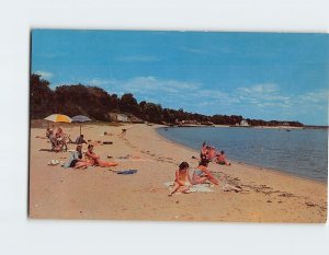 Postcard Typical beach scene Ideal Vacationland Long Island New York USA
