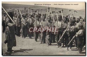 Old Postcard Negro Male black Missions & # 39Afrique Small boys returning fro...