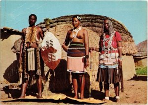 CPM AK Zulu family in the Drakensberg area SOUTH AFRICA (1264937)