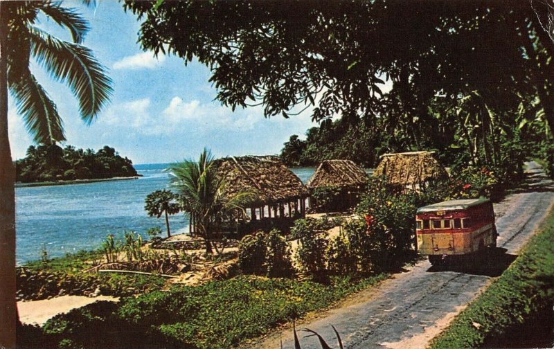 MIN0067 samoa village busses ocean island trafitional houses