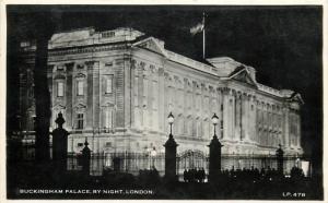 England London Buckingham Palace by night