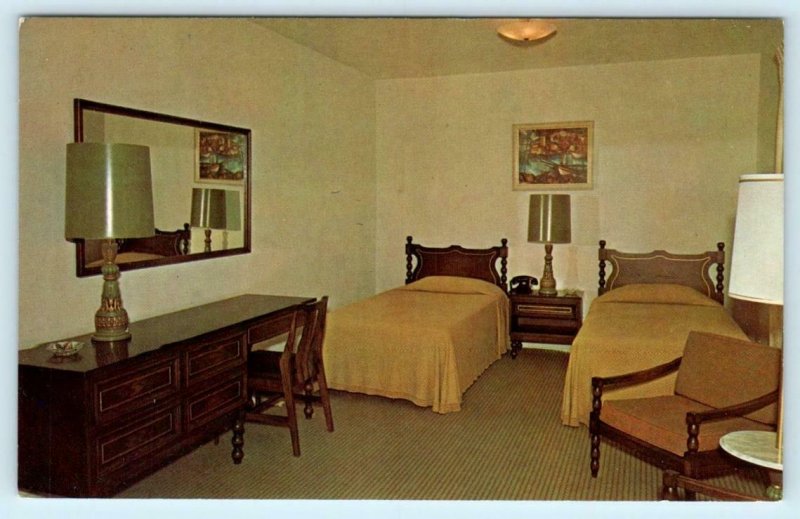 2 Postcards CLEWISTON, Florida FL~ Roadside CLEWISTON INN Everglades Lounge 1979