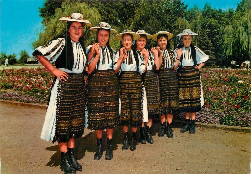 Lot of 5 continental-size postcards folk types from Romania costumes Ed. Kruger