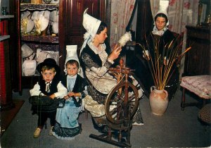 Postcard Ethnic traditions French folklore costumes En Poitou