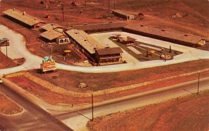 TULSA, Oklahoma OK    WESTERN VILLAGE MOTEL Bird's Eye View  ROADSIDE  Postcard