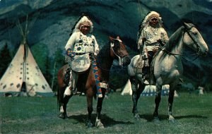 USA Indian Chiefs In A Native Setting Chrome Postcard 08.56