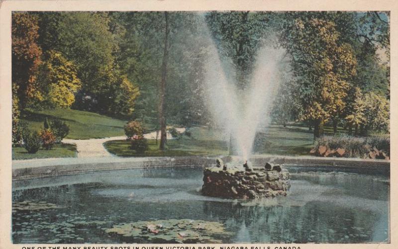 Fountain in Queen Victoria Park - Niagara Falls, Ontario, Canada - WB